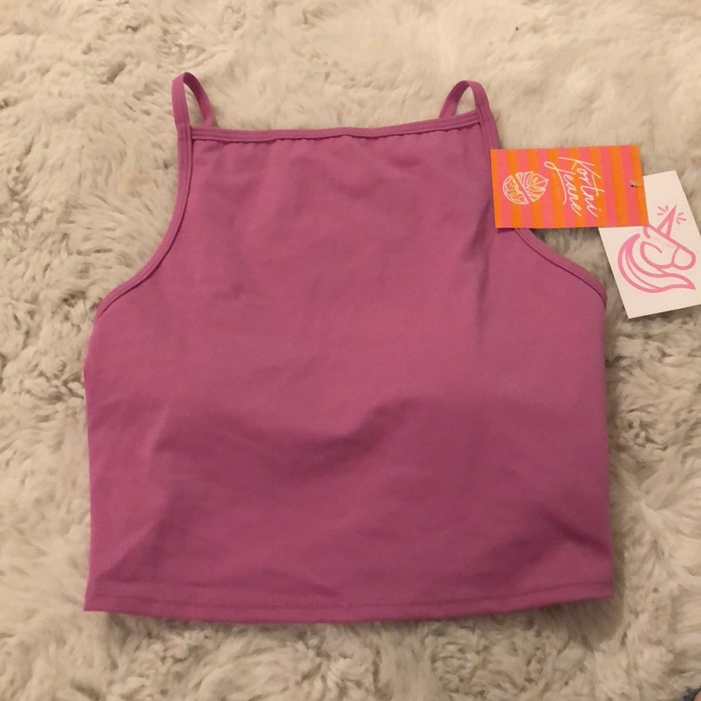 Pink Kortni Jeane squared up top